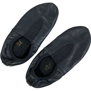 Danshuz Black Ballet Flats (Size 3Y)