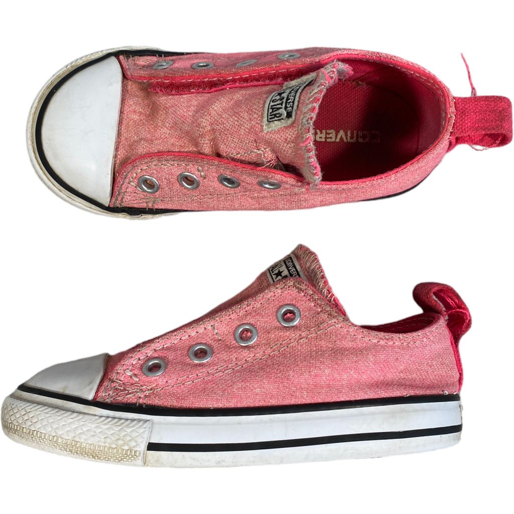 Converse Pink Low Top Shoes (Size 8)