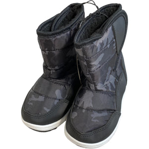 Black Snow Boot NWT (Size 8)