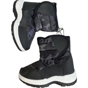 Black Snow Boot NWT (Size 8)